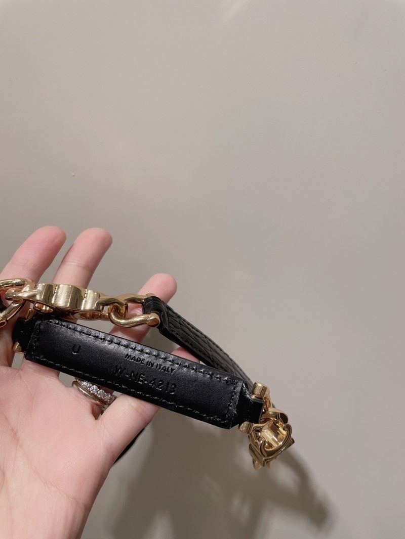 Ce1i*e belts